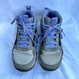 Columbia Women’s Flow Centre Gray Lace-up Hiking Boot - size 6